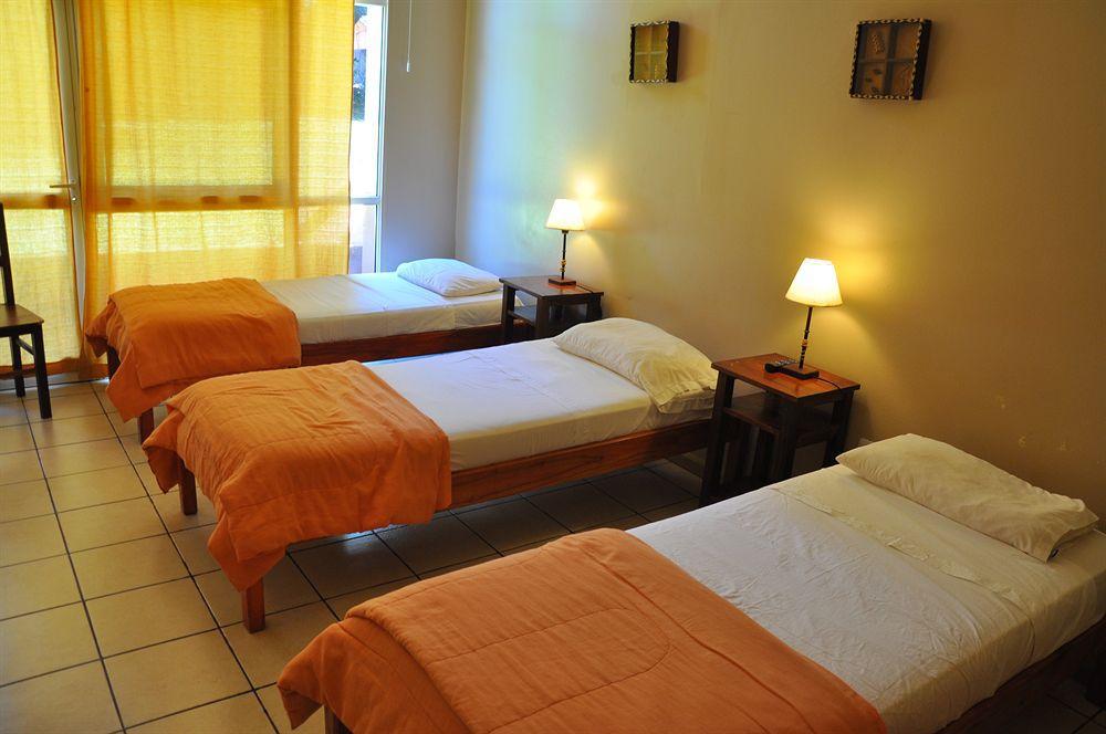 Iguazu Inn Hostel Пуэрто-Игуасу Экстерьер фото