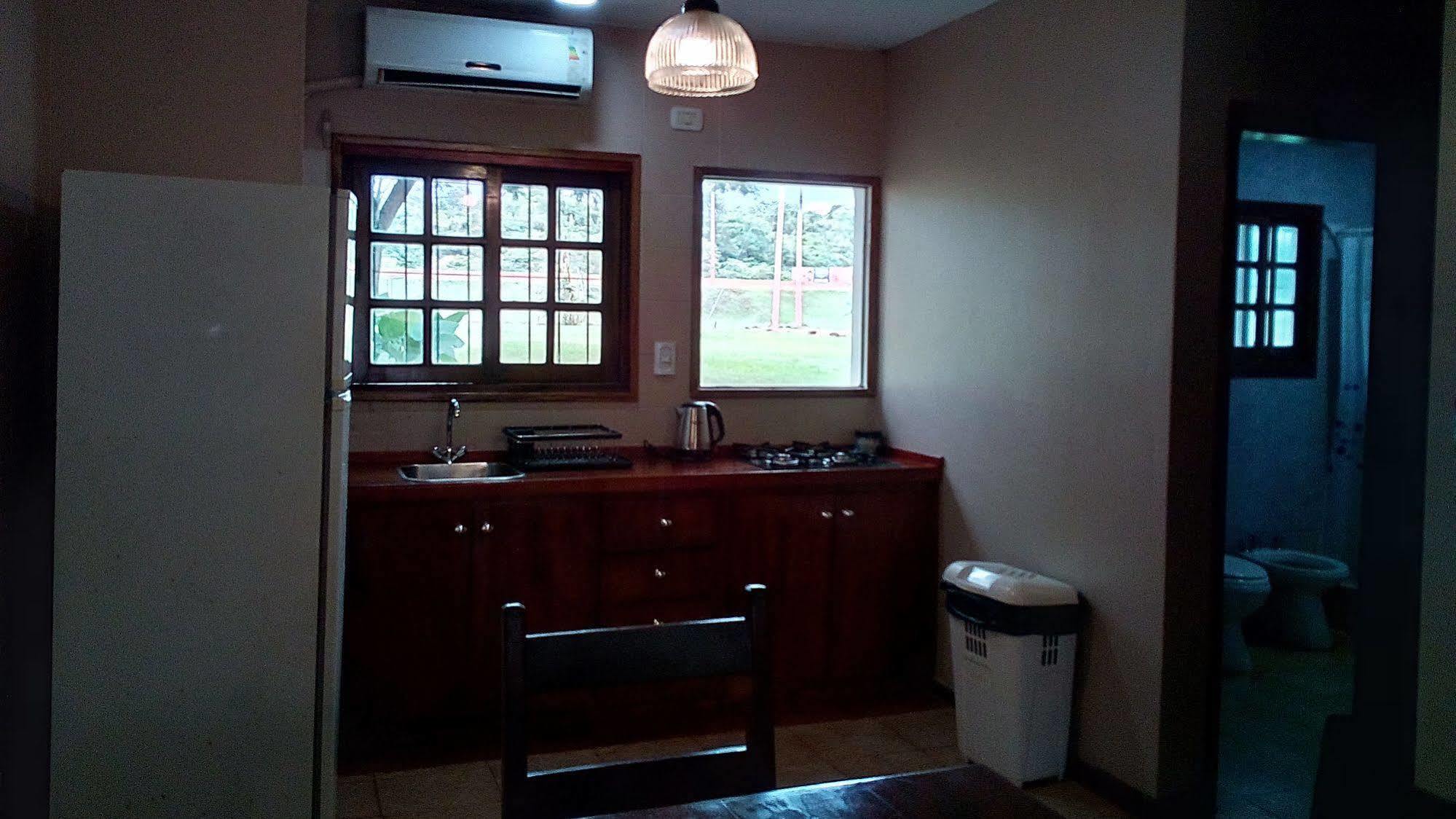 Iguazu Inn Hostel Пуэрто-Игуасу Экстерьер фото