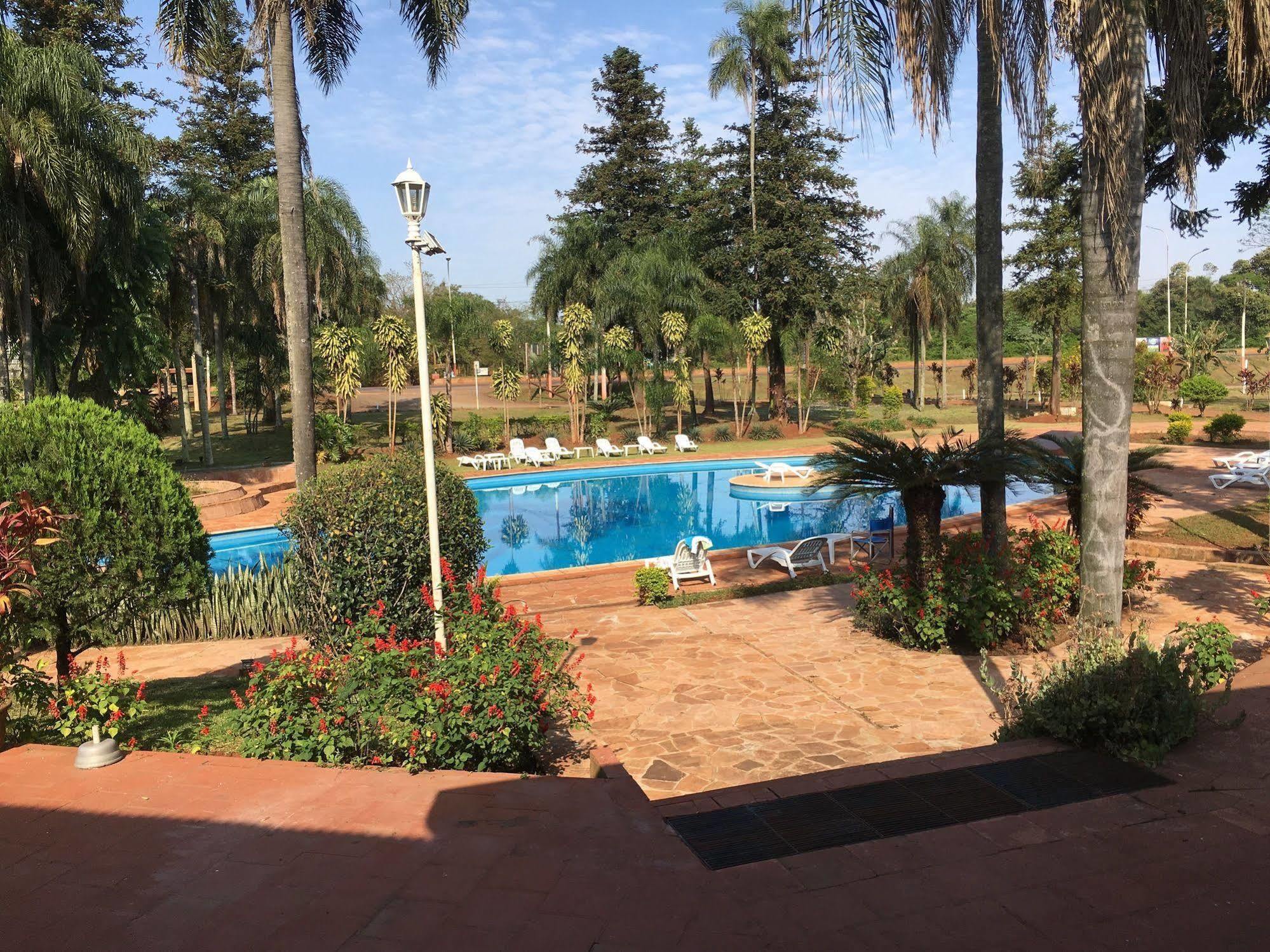 Iguazu Inn Hostel Пуэрто-Игуасу Экстерьер фото