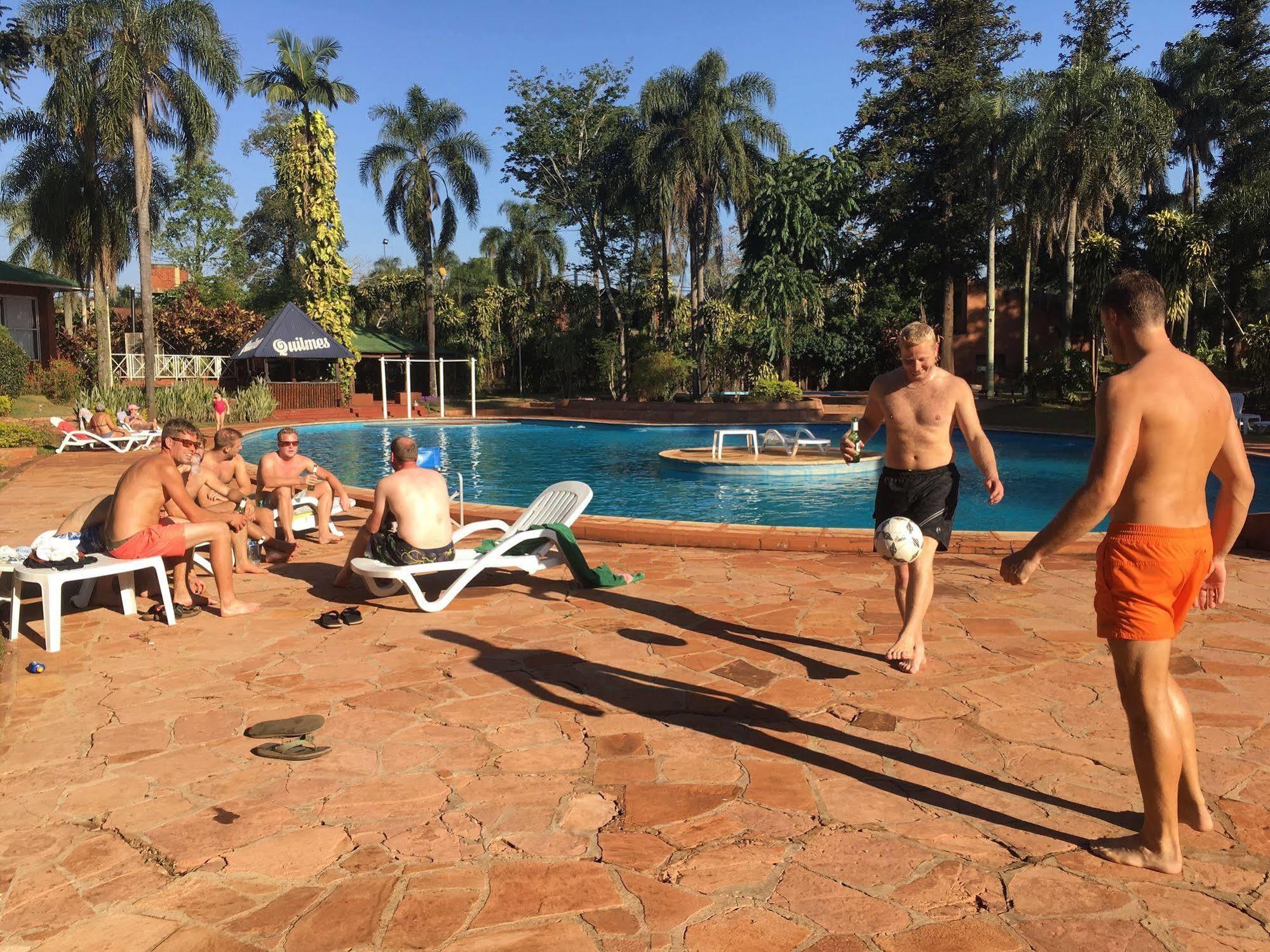 Iguazu Inn Hostel Пуэрто-Игуасу Экстерьер фото